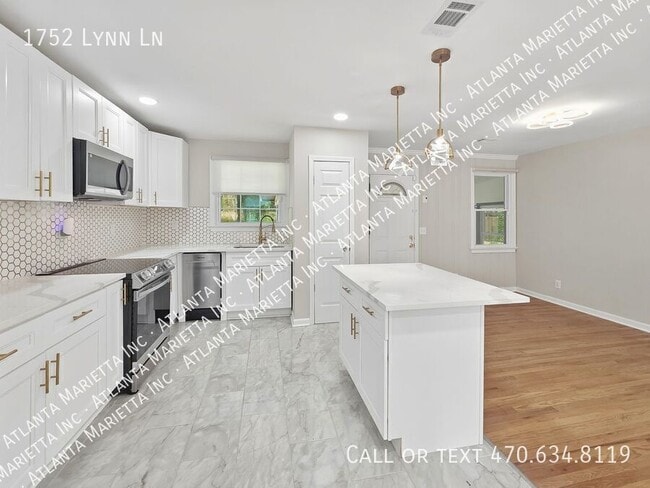 Building Photo - 1752 Lynn Ln