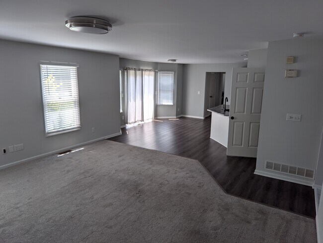 Building Photo - 34521 Springvale Cir
