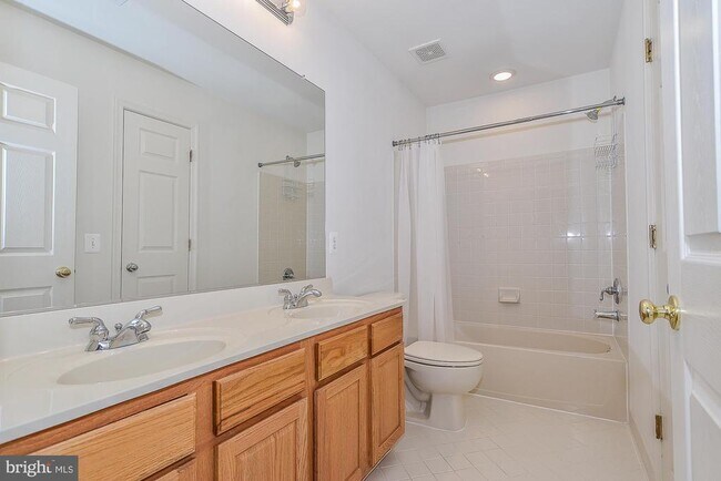 Building Photo - 4284 Park Green Ct