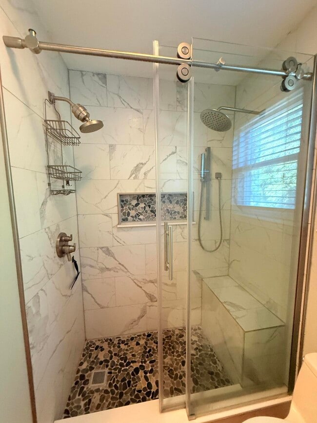 Building Photo - 255 Ridge Lake Rd