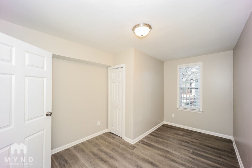Building Photo - 4355 Valley Brook Ln SW