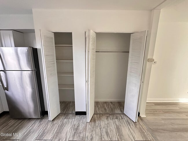 Building Photo - 54 Northern Dr