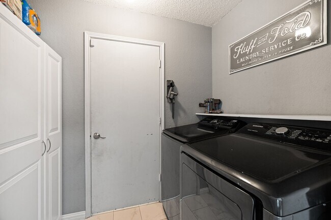 Building Photo - 8525 Mystic Trail