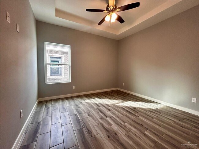 Building Photo - 22 W Kohala Ave