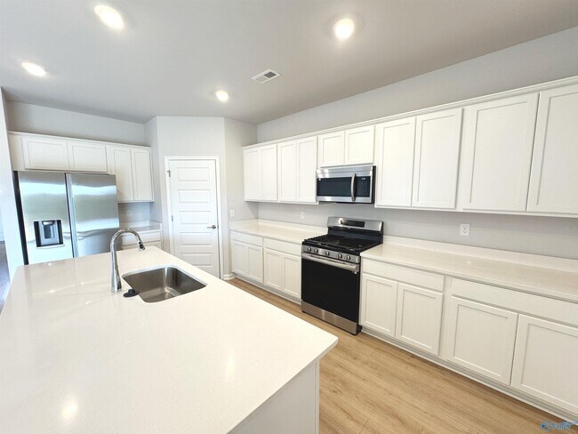 Building Photo - 25345 Evanford Dr