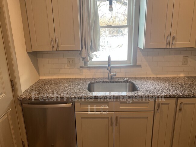 Building Photo - 34 N Lee St