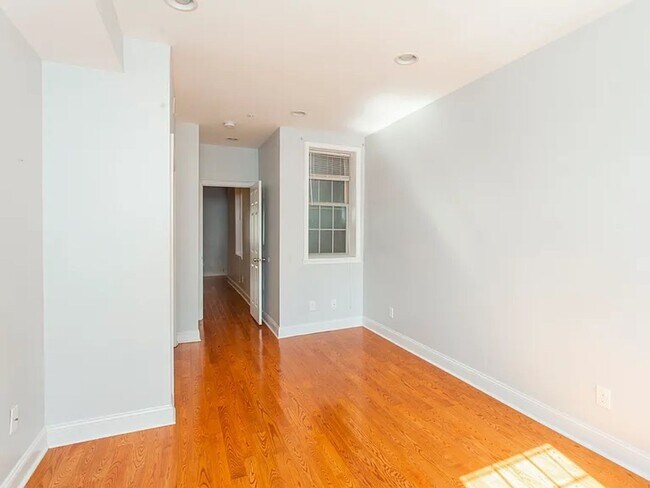 Building Photo - 2534 Amber St