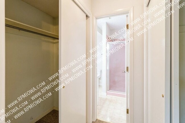 Building Photo - 1124 Johnson St