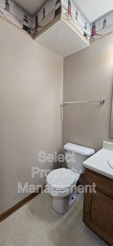 Building Photo - 3120 Pinoak Ct
