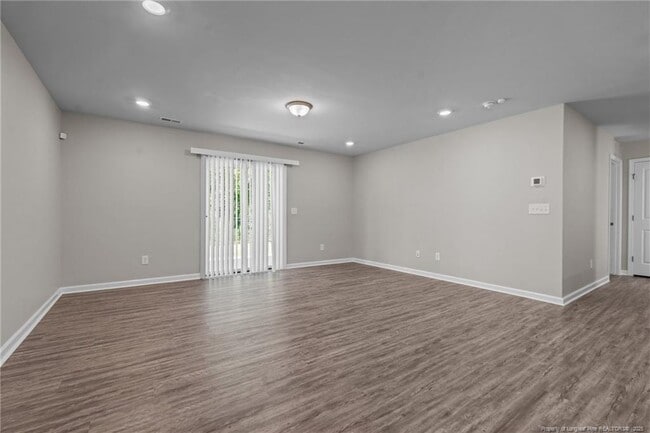Building Photo - 205 Abercorn Wy