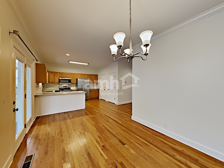 Building Photo - 2533 Kilkenny Ct