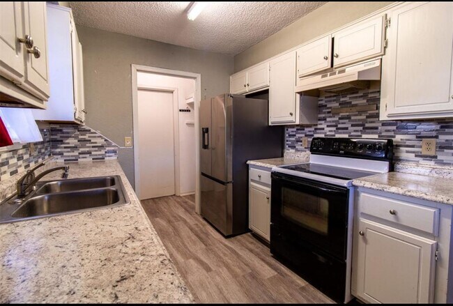 Building Photo - Well maintained 3 bedroom 2 bath home in Noble for rent