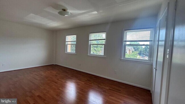 Building Photo - 3068 Covington St