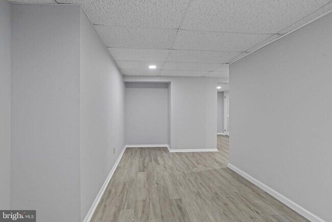 Building Photo - 70 Dorchester Cir