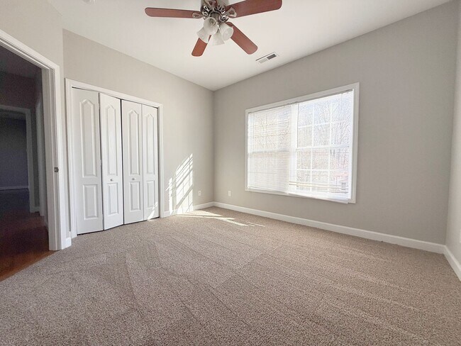 Building Photo - Spacious 4-Bedroom Home with Large Yard and Dual Garages in Cookeville