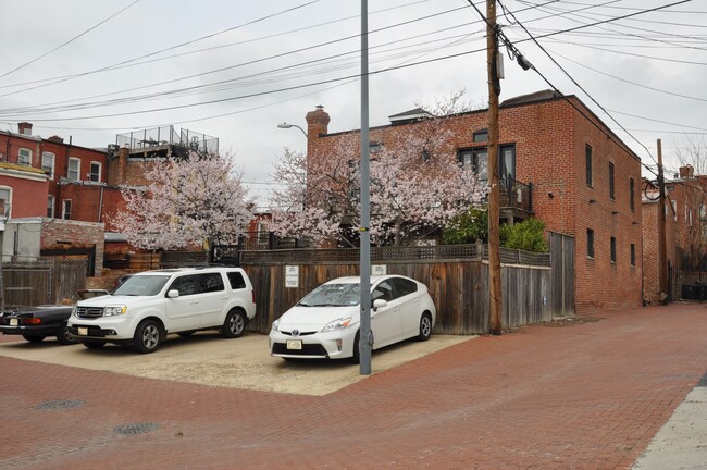 parking for 4 cars - 1831 5th St NW