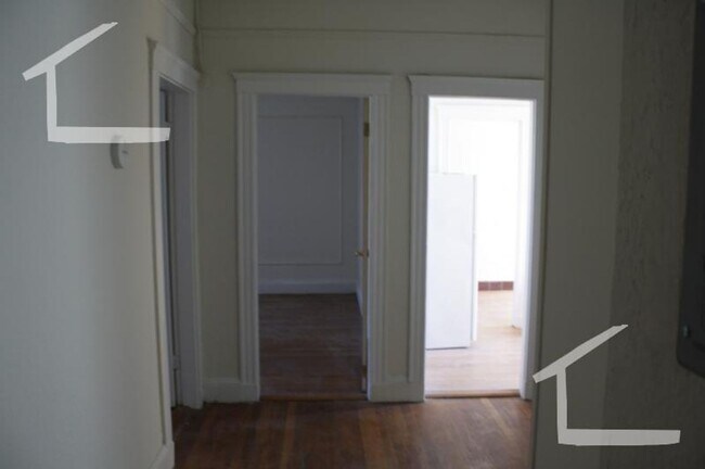 Building Photo - No Brokers Fee, No Security Deposit, heat, Hot Water Included, Laundry on a Site, Parking