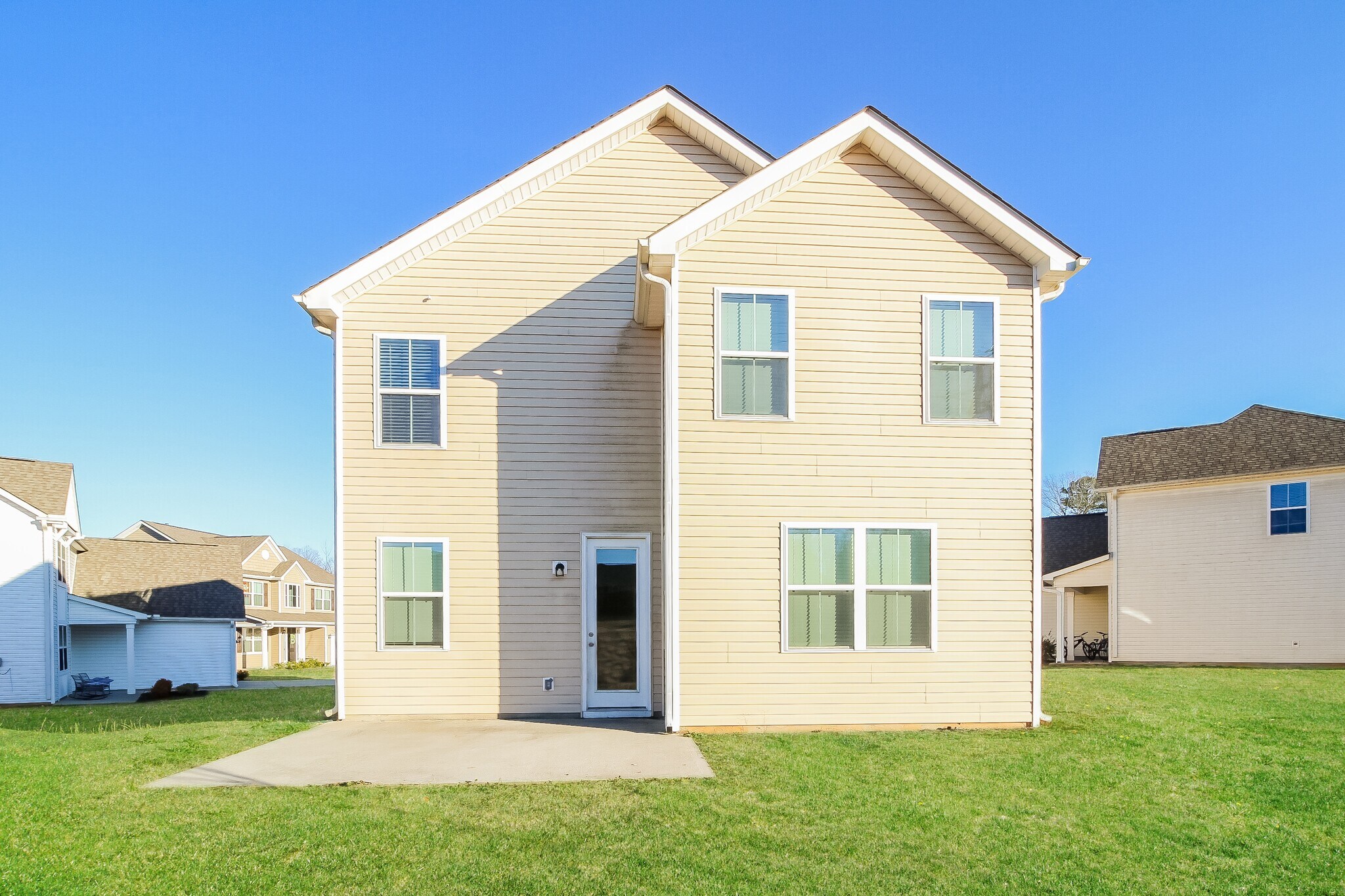 Building Photo - 209 Bosa Ln