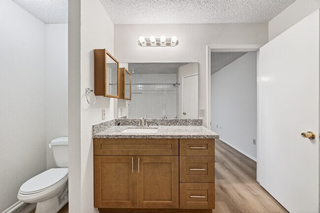 Building Photo - 12047 Plumpoint Dr