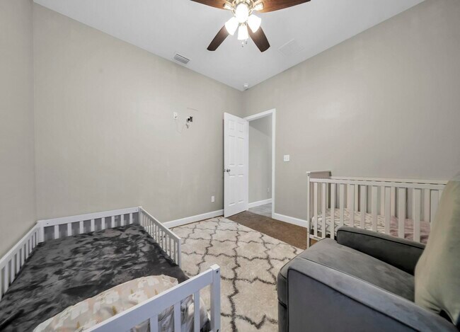 Building Photo - 493 Aleta Ave