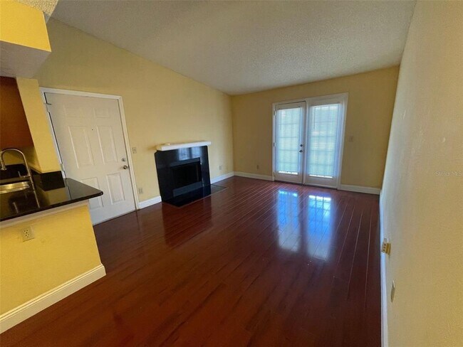 Building Photo - 2550 N Alafaya Trail