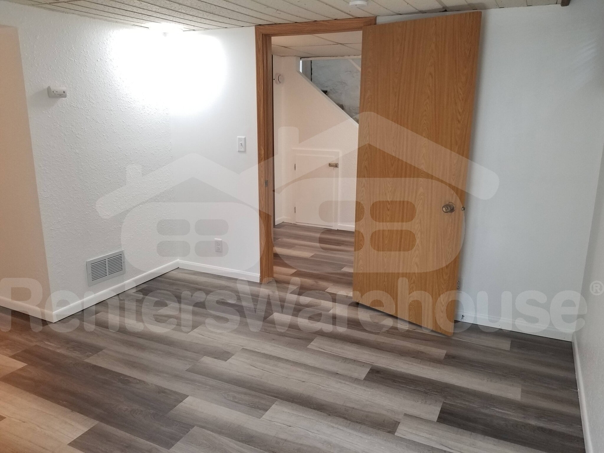 Building Photo - 616 2nd St NE