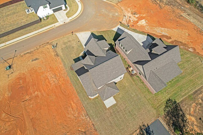 Building Photo - NEW Move in Ready Home!