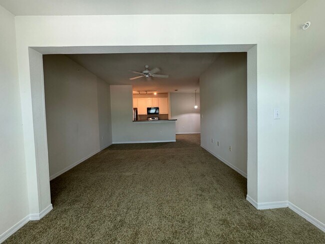 Building Photo - Cypress Fairways 1 Bedroom 1 Bath