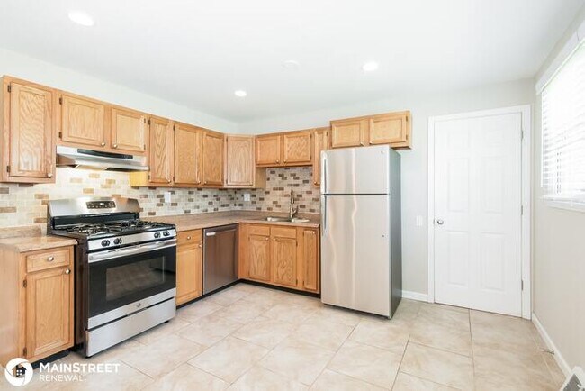 Building Photo - 10401 Trask Dr, Dellwood, MO 63136