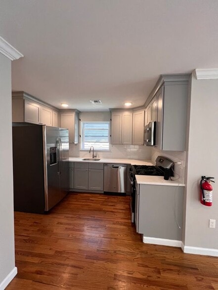 Building Photo - 241 Franklin St