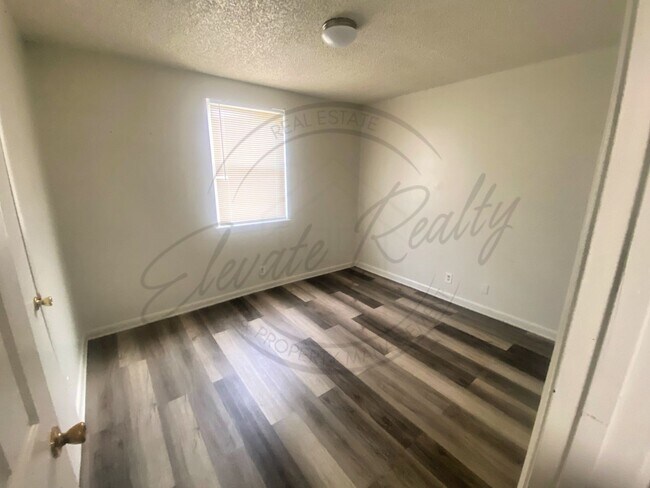 Primary Photo - Roommate Wanted – Private Bedroom in 2-Bed...