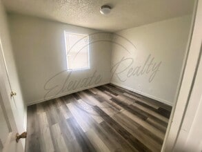 Building Photo - Roommate Wanted – Private Bedroom in 2-Bed...