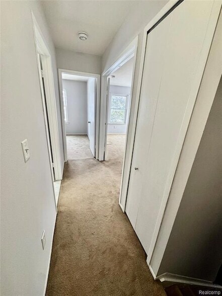 Building Photo - 41070 Southwind Dr