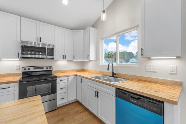 Building Photo - 630 Booneslick Rd