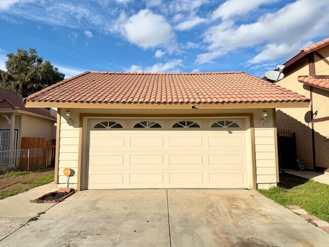 Building Photo - 3 Bedroom, 2 Bath Home in Moreno Valley for $2,850.00