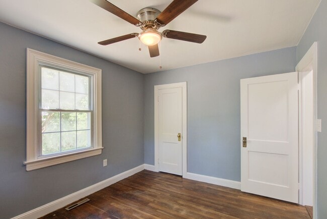 Building Photo - Renovated Home on Quiet Cul-De-Sac