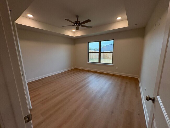 Building Photo - 368 Mary Cir