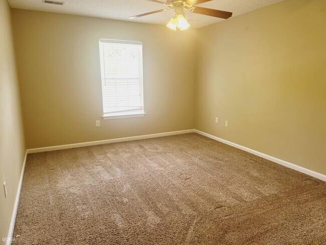 Building Photo - 6007 Towne Pk E Dr