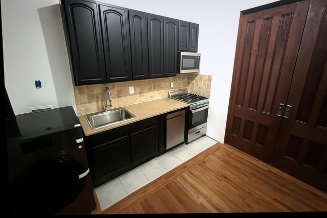 Building Photo - 83 Lefferts Pl