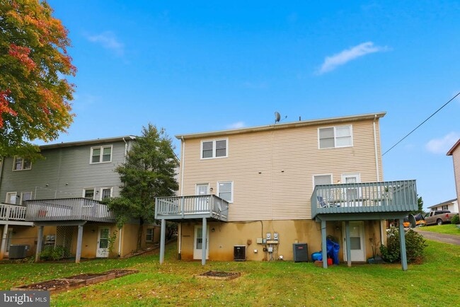 Building Photo - 405 Willow Lawn Dr