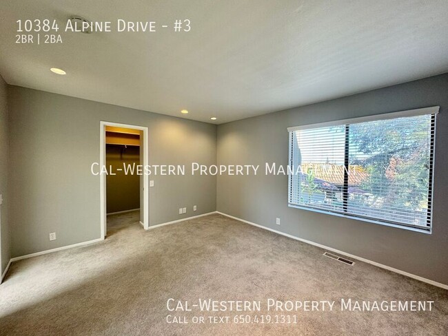 Building Photo - Beautiful 2 bedroom 1.5 townhome, nestled ...