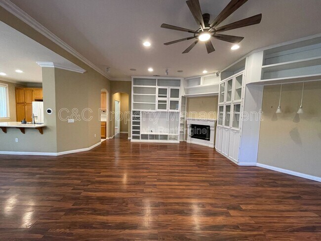 Building Photo - 392 Bjorn Ct