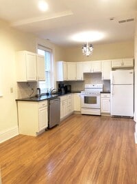 Building Photo - 2331 Park Ave