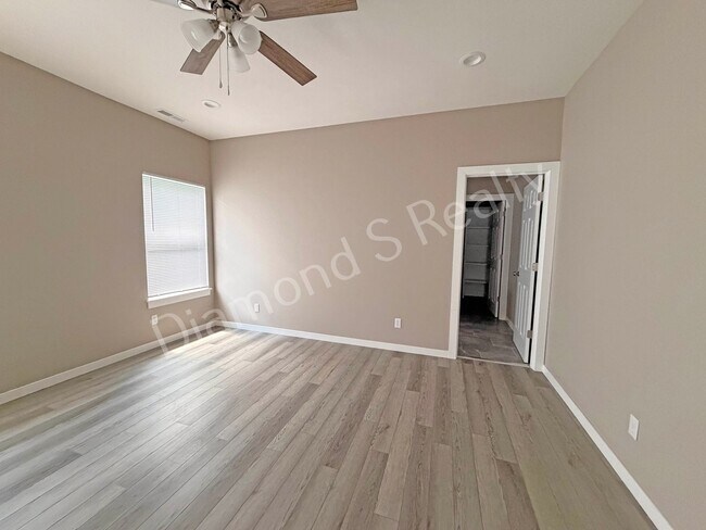 Building Photo - 2124 N Bradbury Ln