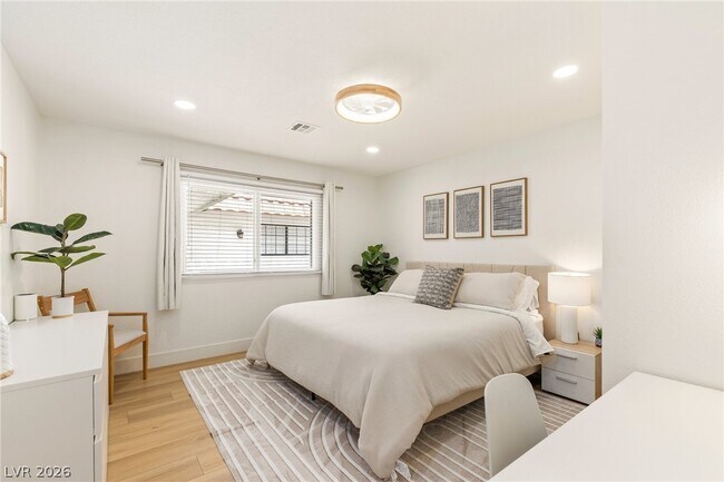 Building Photo - 4045 W Mardon Ave