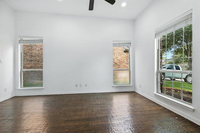 Building Photo - 10421 Sexton Dr