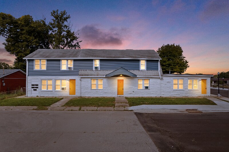 Building Photo - 102 S West St