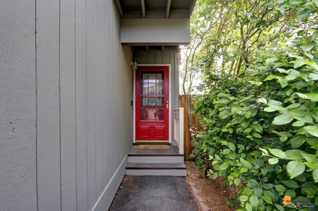 Building Photo - COMING SOON! Rare Find! East Anchorage Home! Military Discount Available!