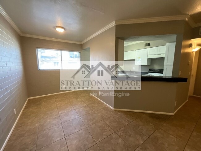 Building Photo - 810 E Colter St