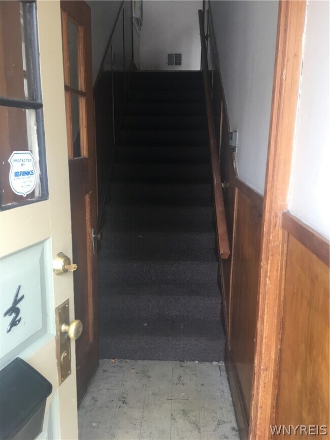 Building Photo - 419 Richmond Ave